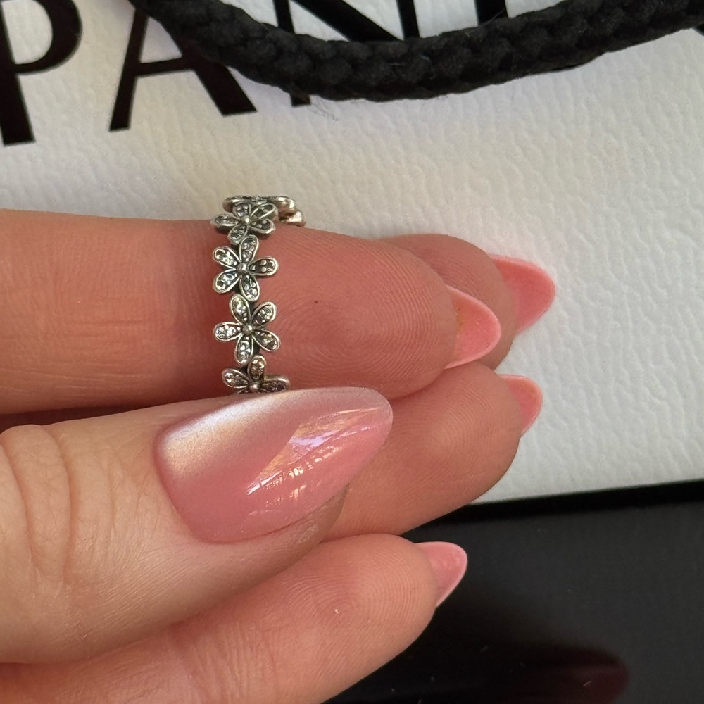 Pandora Daisy Flower Ring
Sterling silver